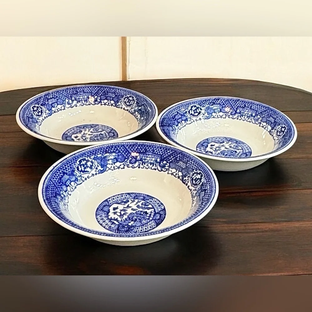 Vintage Blue Willow Porcelain Coupe Cereal Bowls by SCIO